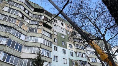 У Полтаві уклали договір на ремонт даху будинку на вулиці Великотирнівській після обстрілу