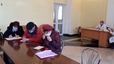 У Херсоні на залізничному вокзалі відкрився пункт вакцинації від коронавірусу У Херсоні на залізничному вокзалі відкрився пункт вакцинації від коронавірусу