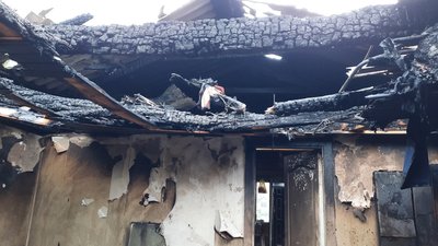 Так тепер виглядає дах й горище будинку, в який влучив уламок російського дрона. Так тепер виглядає дах й горище будинку, в який влучив уламок російського дрона.