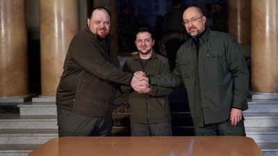 "Історичний момент". Зеленський підписав заявку на членство України в ЄС "Історичний момент". Зеленський підписав заявку на членство України в ЄС
