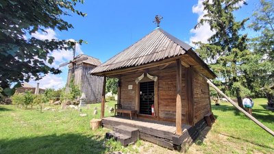 Скуфія, орар, потир: музею в Сарнах передали церковну атрибутику Скуфія, орар, потир: музею в Сарнах передали церковну атрибутику