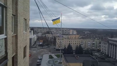 У Житомирі на майдані Соборному прапор, який порвався, не замінили У Житомирі на майдані Соборному прапор, який порвався, не замінили