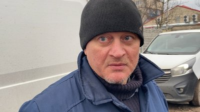 "Сильний тріск, земля на дах летіла". Як жителі Костянтинівки пережили обстріл міста "Сильний тріск, земля на дах летіла". Як жителі Костянтинівки пережили обстріл міста