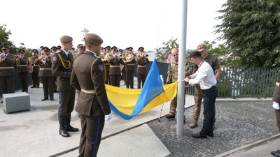 У Львові підняли прапор України на найвищому флагштоці області У Львові підняли прапор України на найвищому флагштоці області