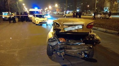 Намагався втекти та побив патрульного: у Харкові перехожі затримали учасника ДТП