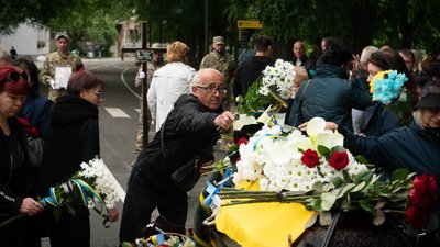 В Ужгороді попрощалися із захисником Юрієм Булецою В Ужгороді попрощалися із захисником Юрієм Булецою