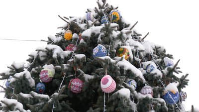 Іграшки на головній ялинці Жовкви Іграшки на головній ялинці Жовкви
