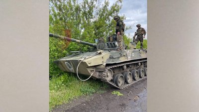 Підбили разом з екіпажем. 24 бригада короля Данила показала трофейну БМД