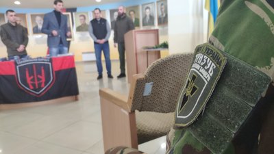 Поминальна служба, автопробіг та нагородження: у Франківську відзначили День добровольця