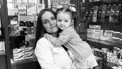 Загинула працівниця аптеки Олена Біла та її донька Жанна під час атаки на Чернігів