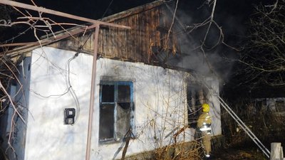 На Херсонщині сталась пожежа у житловому будинку - потерпілий у лікарні