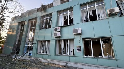 "Бачив дим, бачив руйнування, людей, які просили допомогу": очевидці про обстріл Запоріжжя армією РФ "Бачив дим, бачив руйнування, людей, які просили допомогу": очевидці про обстріл Запоріжжя армією РФ