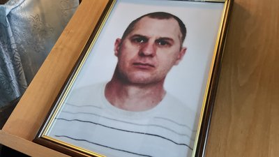 У Херсоні попрощались із загиблими бійцями Володимиром Бабенком та Миколою Колесником У Херсоні попрощались із загиблими бійцями Володимиром Бабенком та Миколою Колесником