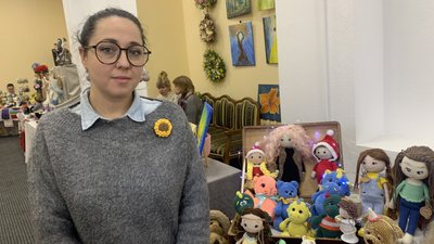 Мистецтво рятує, дарує натхнення. У Миколаєві відбувся новорічний ярмарок-виставка Мистецтво рятує, дарує натхнення. У Миколаєві відбувся новорічний ярмарок-виставка