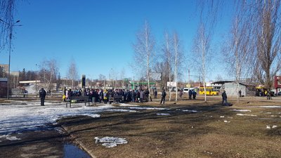 "Хочемо захистити своїх дітей". Як відбувається евакуація із Сум 15 березня "Хочемо захистити своїх дітей". Як відбувається евакуація із Сум 15 березня
