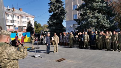 Нагородили військовослужбовців різних підрозділів та військ: у Житомирі відзначили День захисників і захисниць України