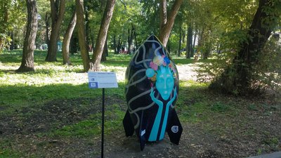 «Петриківка» та «Каракулеграфія». У дніпровському парку відкрилася виставка артракет «Петриківка» та «Каракулеграфія». У дніпровському парку відкрилася виставка артракет