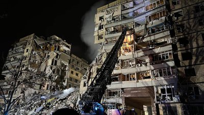Ракетний удар по Дніпру: шо кажуть очевидці Ракетний удар по Дніпру: шо кажуть очевидці