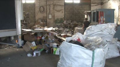 Майже 8 тон сировини за зміну переробляють на Станції заготівлі вторсировини в Ужгороді