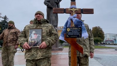 У Рівному попрощалися із двома загиблими військовослужбовцями — Романом Боровцем і Володимиром Гойденком
