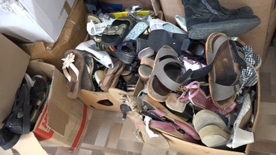 У Житомирі кілька тисяч людей отримали допомогу у гуманітарному штабі при міському палаці культури У Житомирі кілька тисяч людей отримали допомогу у гуманітарному штабі при міському палаці культури
