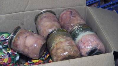 Волонтерки з села на Волині готують їжу для бійців на реабілітації і на передову Волонтерки з села на Волині готують їжу для бійців на реабілітації і на передову