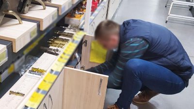 У Чернігові поліція склала протокол за порушення карантину на директора магазину будматеріалів У Чернігові поліція склала протокол за порушення карантину на директора магазину будматеріалів