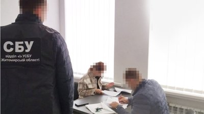 Контрабанда лісоматеріалів на мільйони гривень — у Житомирі двом чоловікам повідомили про підозру Контрабанда лісоматеріалів на мільйони гривень — у Житомирі двом чоловікам повідомили про підозру