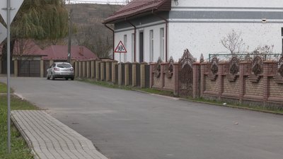 Прикарпатське село судиться з Кабміном через Івано-Франківську ОТГ Прикарпатське село судиться з Кабміном через Івано-Франківську ОТГ