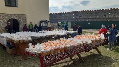 Освятили пасхи у замковій церкві св. Миколая Освятили пасхи у замковій церкві св. Миколая