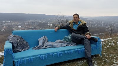 "Людям кажу, що керую диваном силою думки": історія переселенця-винахідника Аркадія Фішмана
