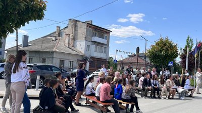 На Тернопільщині до Дня Героїв провели "Відкритий мікрофон" На Тернопільщині до Дня Героїв провели "Відкритий мікрофон"