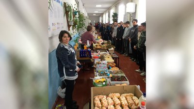 Благодійний ярмарок у Чорнотицькій школі на Чернігівщині Благодійний ярмарок у Чорнотицькій школі на Чернігівщині