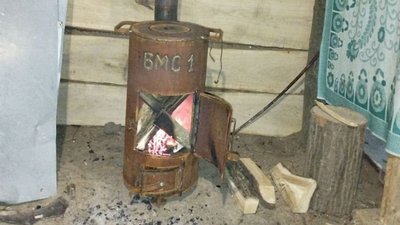 У громаді Чернівецької області роблять буржуйки для військових: потрібні матеріали У громаді Чернівецької області роблять буржуйки для військових: потрібні матеріали