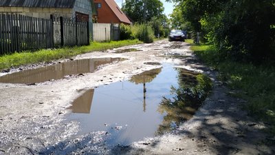 Непрохідна баюра: дорогу на Волині не ремонтують з минулого століття