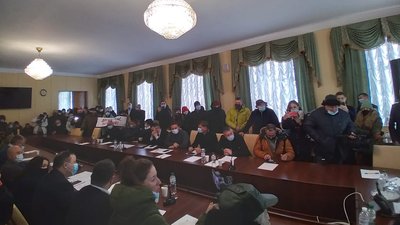 Житомиряни протестують проти підвищення тарифів – штурмом взяли приміщення облради (ОНОВЛЮЄТЬСЯ)