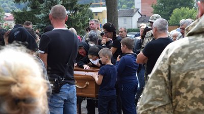 У громаді на Тернопільщині оголосили жалобні дні У громаді на Тернопільщині оголосили жалобні дні