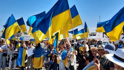 "Це в них поклик серця". Художник Віктор Орлі про французів, які допомагають Україні "Це в них поклик серця". Художник Віктор Орлі про французів, які допомагають Україні