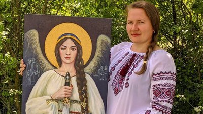 Підтримує ЗСУ: художниця з Черкащини продає картини на доброчинність