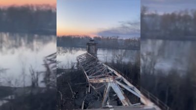 Російська авіація лише з 6 разу влучила в автомобільний міст у Чернігові