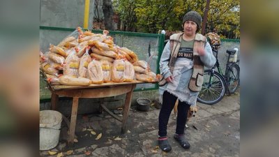 Хліб та консерви. Жителі деокупованих населених пунктів Миколаївщини отримують допомогу
