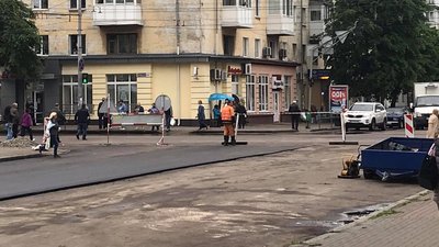 У Житомирі розпочали ремонт дороги на вулиці Хлібна та частково обмежили рух транспорту У Житомирі розпочали ремонт дороги на вулиці Хлібна та частково обмежили рух транспорту