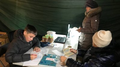 Тернопільський школяр волонтерить у вільний від навчання час