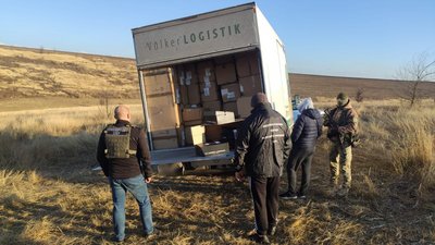 Контрабанда на 10 млн грн. На Одещині біля кордону з Молдовою затримали вантажівку