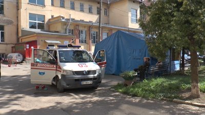 У франківських і тисменицьких медзакладах першої лінії ввели обмеження