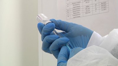 У Житомирі почали робити щеплення вакциною Astrazeneca виробництва Південної Кореї