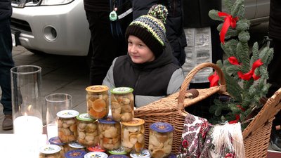 "Миколай для ЗСУ": у Рівному збирали гроші на вантажівки "Миколай для ЗСУ": у Рівному збирали гроші на вантажівки