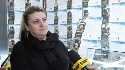 У Луцьку відкрили пересувну виставку "Полк "Азов" — Янголи Маріуполя" У Луцьку відкрили пересувну виставку "Полк "Азов" — Янголи Маріуполя"