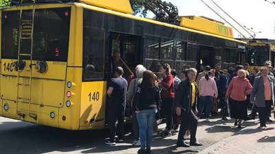 У Полтаві розірвали договір з приватними перевізниками, однак підвищувати тариф все одно планують У Полтаві розірвали договір з приватними перевізниками, однак підвищувати тариф все одно планують