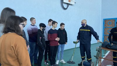 У школі Полтавської громади навчали діяти під час надзвичайних ситуацій У школі Полтавської громади навчали діяти під час надзвичайних ситуацій